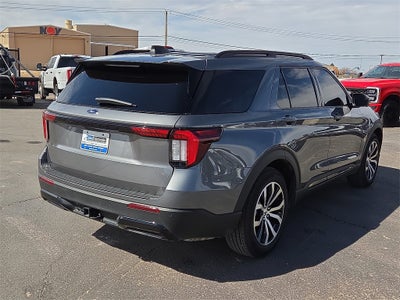 2025 Ford Explorer ST-Line