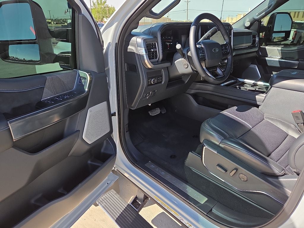 2025 Ford F-450SD Platinum DRW