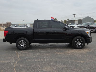 2023 Nissan Titan SV