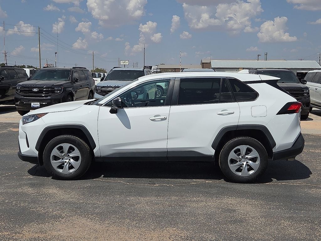 2022 Toyota RAV4 LE