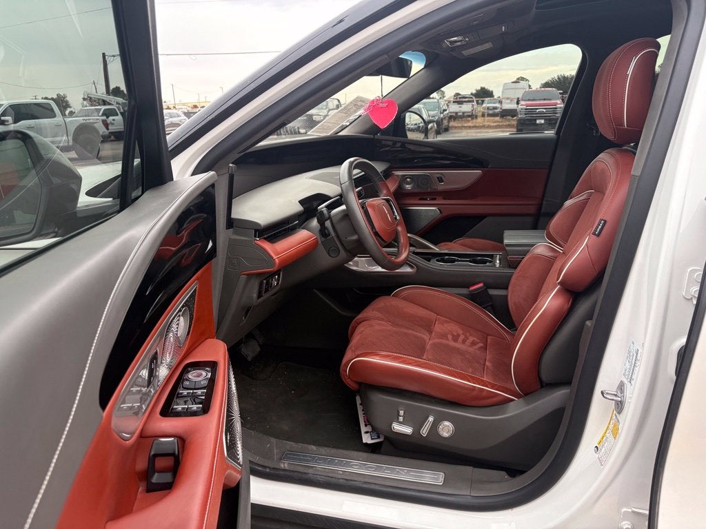 2024 Lincoln Nautilus Black Label