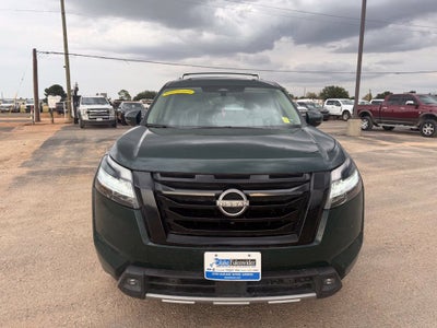 2022 Nissan Pathfinder SL