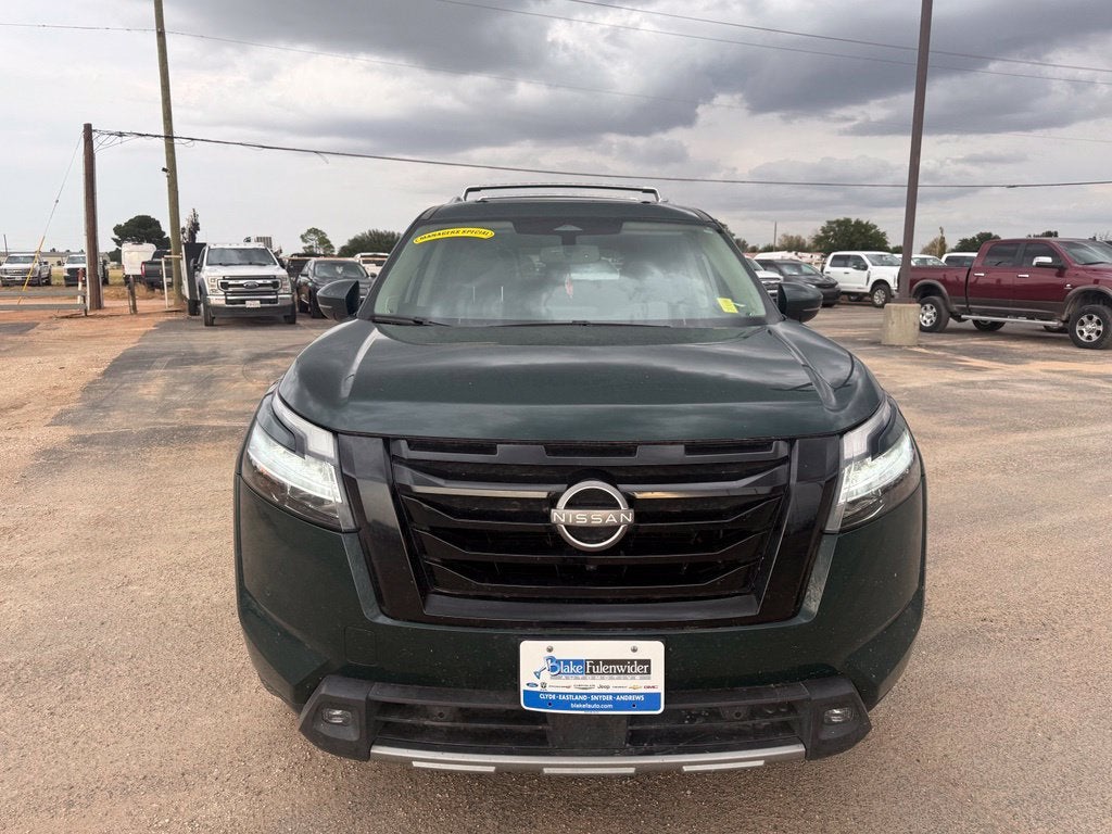 2022 Nissan Pathfinder SL