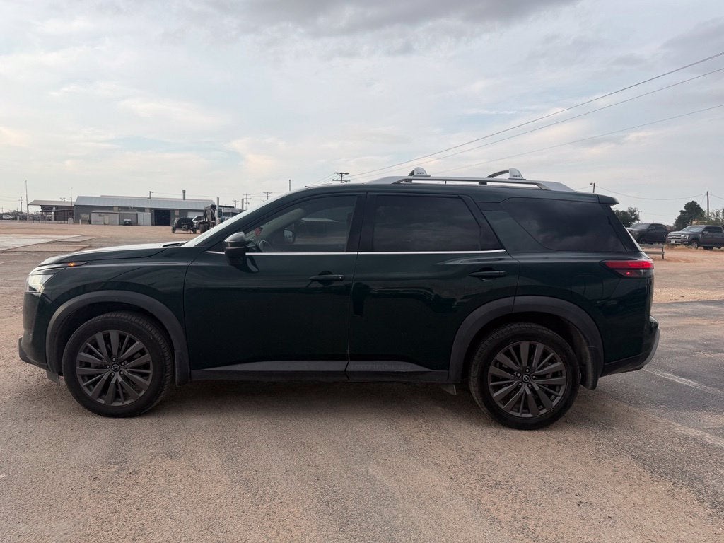 2022 Nissan Pathfinder SL