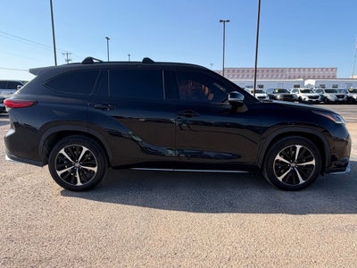 2022 Toyota Highlander XSE