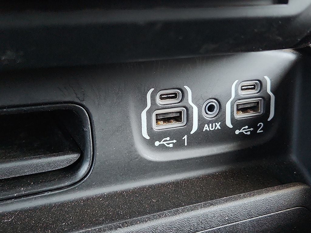 2023 RAM 1500 Laramie Crew Cab 4x4 5'7' Box