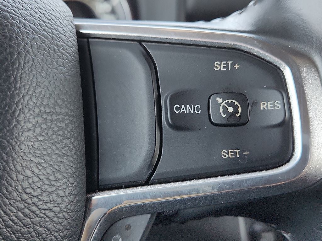 2023 RAM 1500 Laramie Crew Cab 4x4 5'7' Box