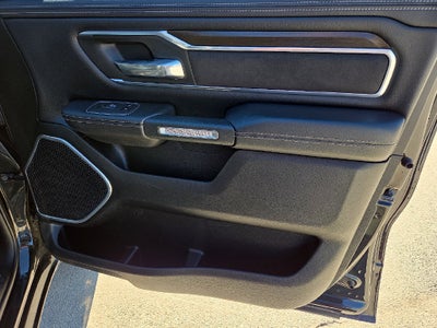 2022 RAM 1500 Laramie Crew Cab 4x4 5'7' Box