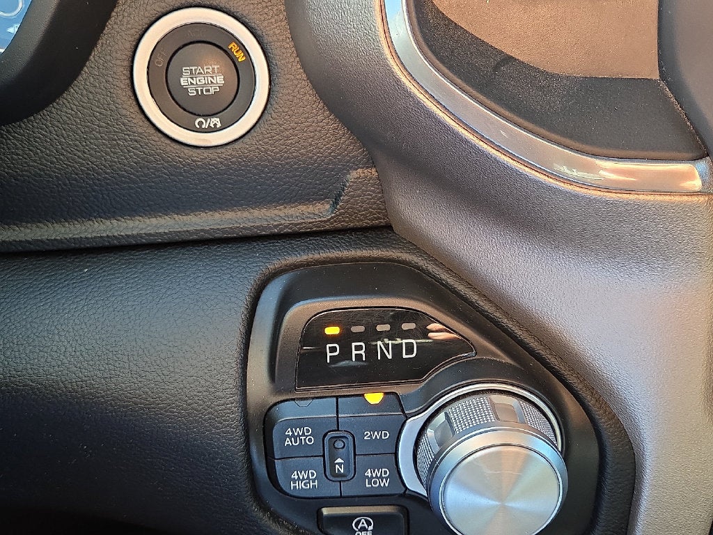 2022 RAM 1500 Laramie Crew Cab 4x4 5'7' Box