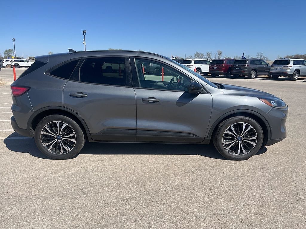 2022 Ford Escape SE Hybrid