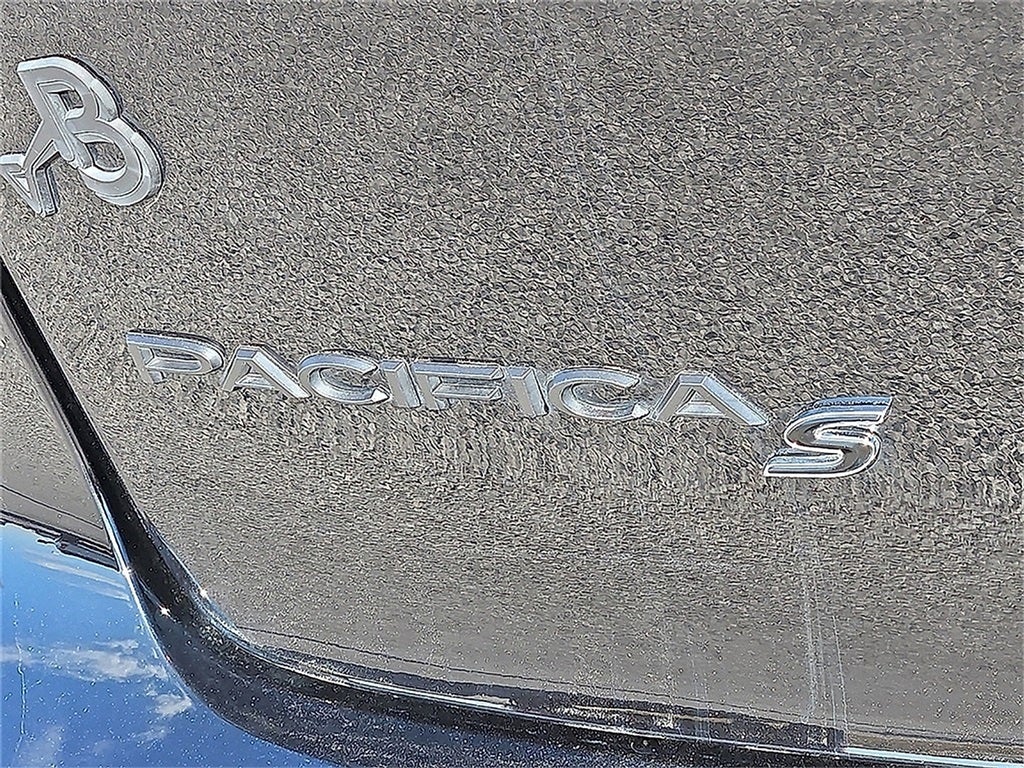2024 Chrysler Pacifica Limited S Appearance