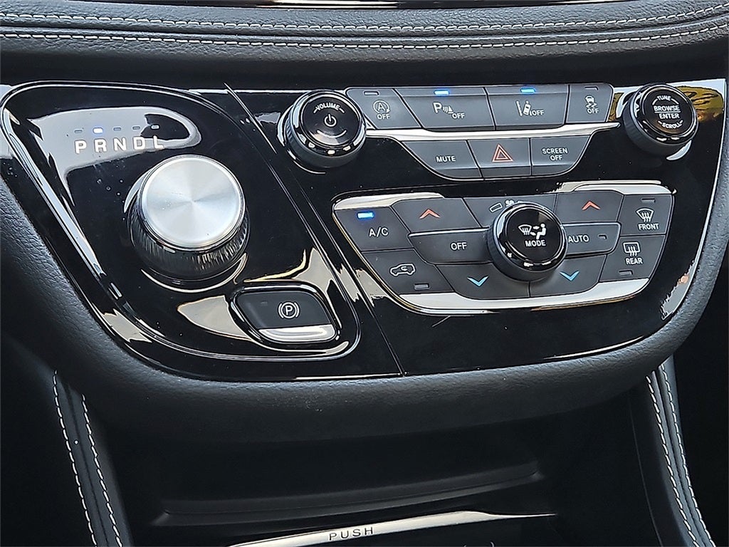 2024 Chrysler Pacifica Limited S Appearance