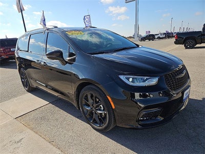 2024 Chrysler Pacifica Limited S Appearance