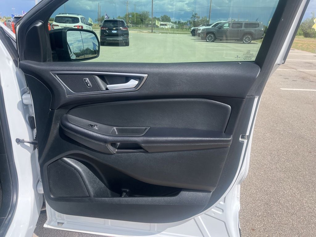 2022 Ford Edge SE