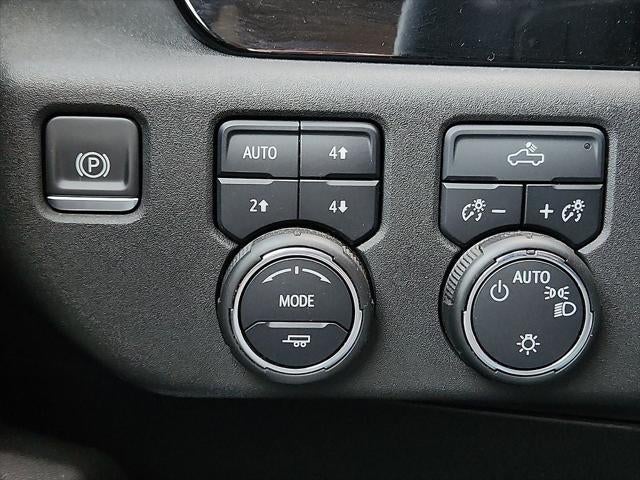 2022 Chevrolet Silverado 1500 4WD Crew Cab Standard Bed LT