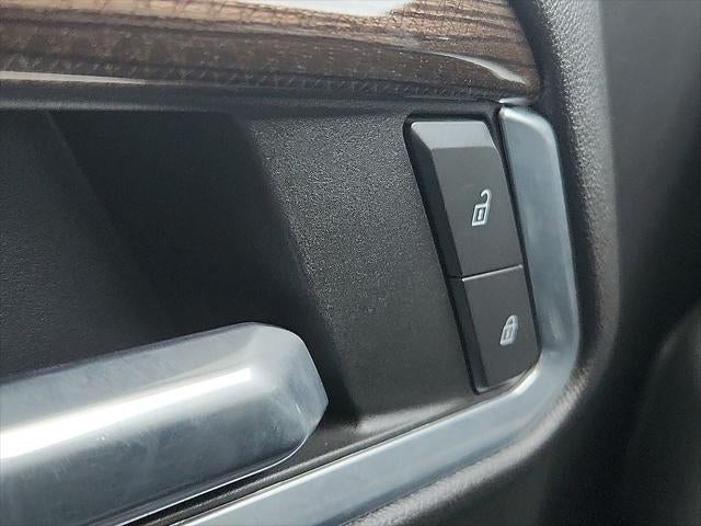 2022 Chevrolet Silverado 1500 4WD Crew Cab Standard Bed LT