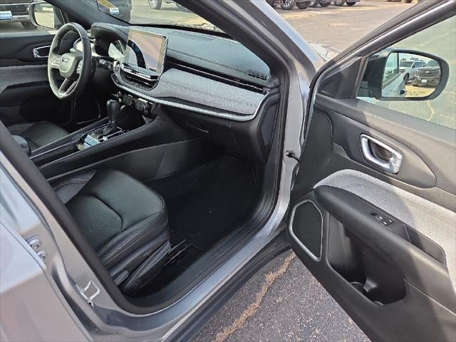 2024 Jeep Compass Latitude Lux FWD