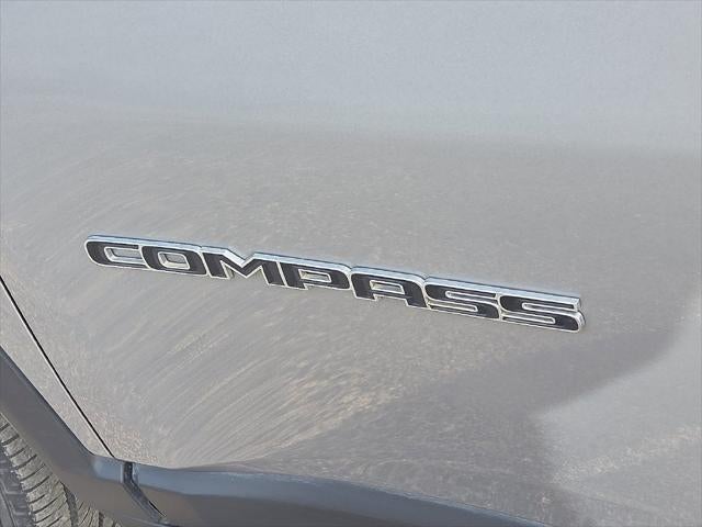 2024 Jeep Compass Latitude Lux FWD
