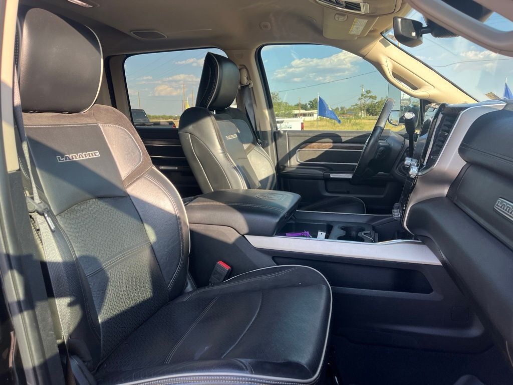 2019 RAM 2500 Laramie Crew Cab 4x4 6'4' Box