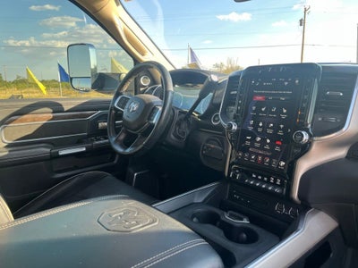 2019 RAM 2500 Laramie Crew Cab 4x4 6'4' Box