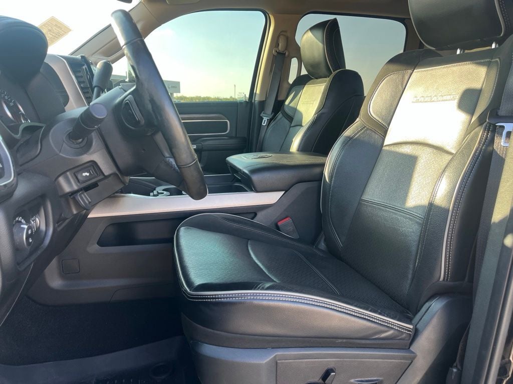 2019 RAM 2500 Laramie Crew Cab 4x4 6'4' Box