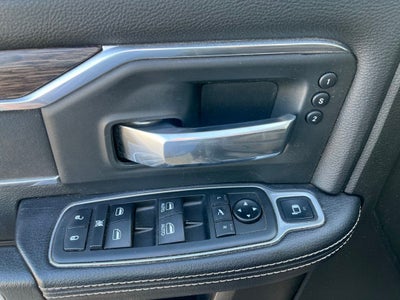 2019 RAM 2500 Laramie Crew Cab 4x4 6'4' Box