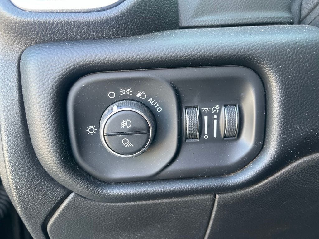 2019 RAM 2500 Laramie Crew Cab 4x4 6'4' Box