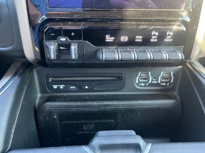 2019 RAM 2500 Laramie Crew Cab 4x4 6'4' Box