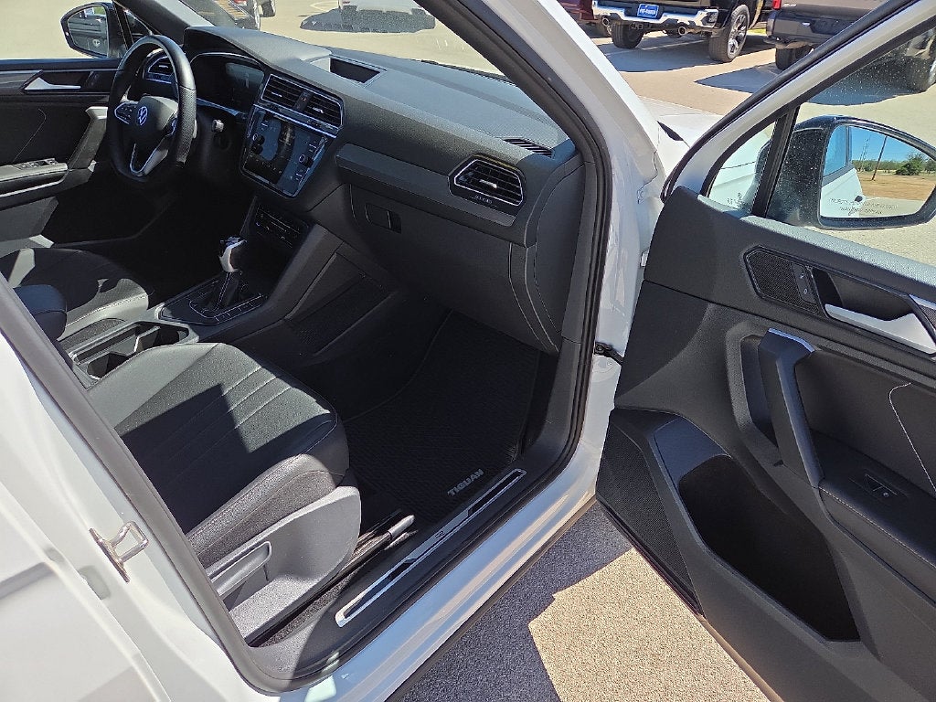2024 Volkswagen Tiguan 2.0T SE R-Line Black