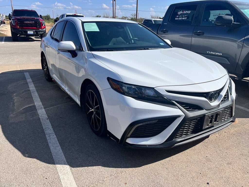 2022 Toyota Camry SE