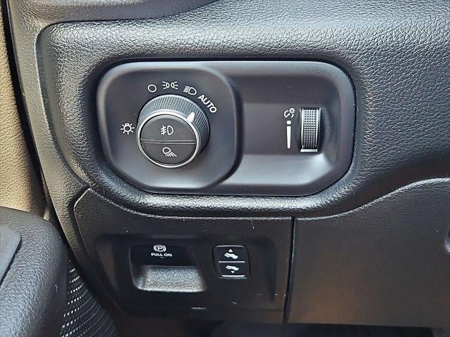 2022 RAM 1500 Lone Star Crew Cab 4x4 5'7' Box