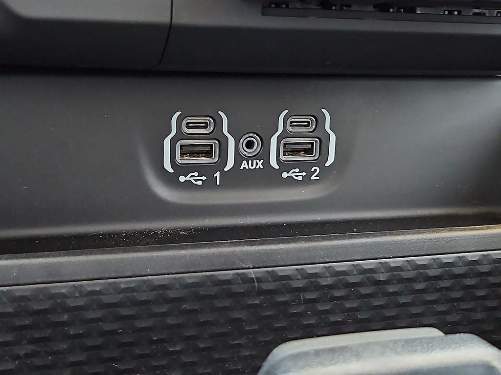 2022 RAM 1500 Laramie Crew Cab 4x4 5'7' Box