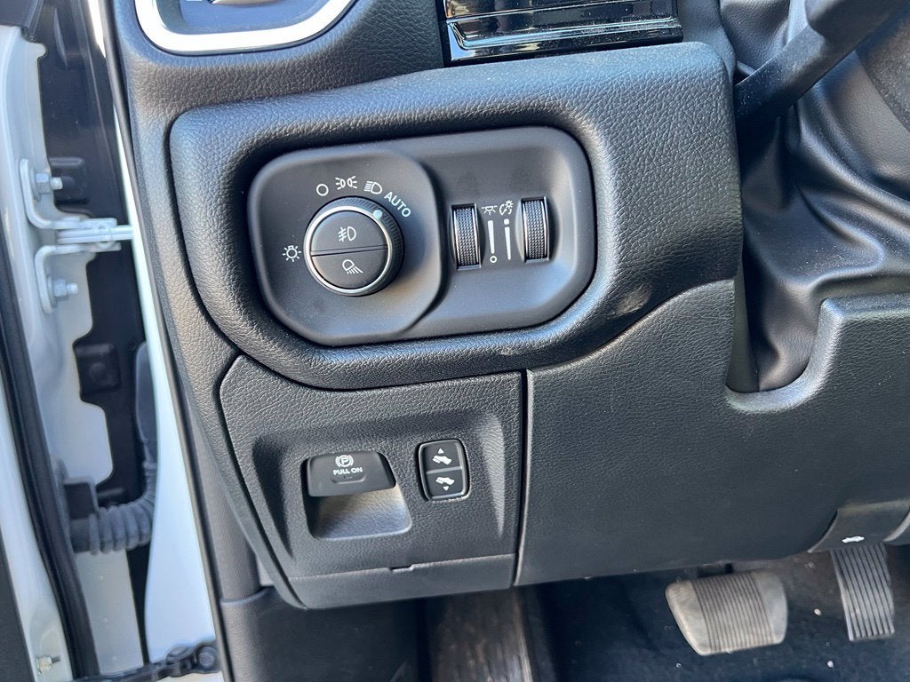 2026 RAM 1500 Laramie Crew Cab 4x4 5'7' Box