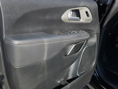 2024 Chrysler Pacifica Limited S Appearance