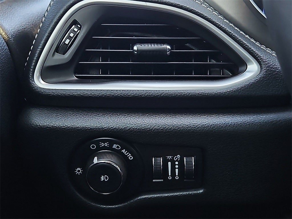 2024 Chrysler Pacifica Limited S Appearance