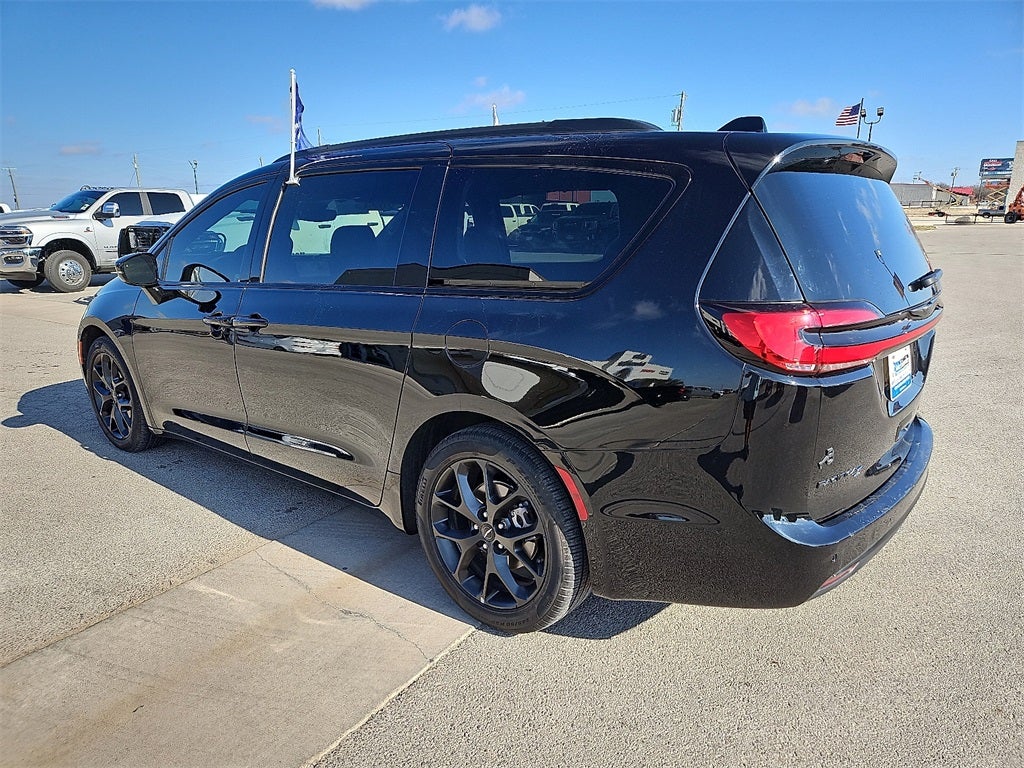 2024 Chrysler Pacifica Limited S Appearance