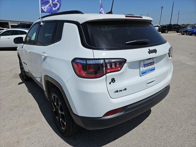 2026 Jeep Compass Latitude Altitude