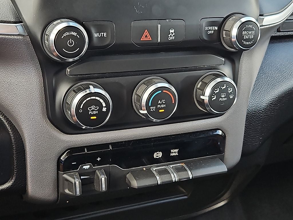 2024 RAM 3500 Big Horn Crew Cab 4x4 8' Box