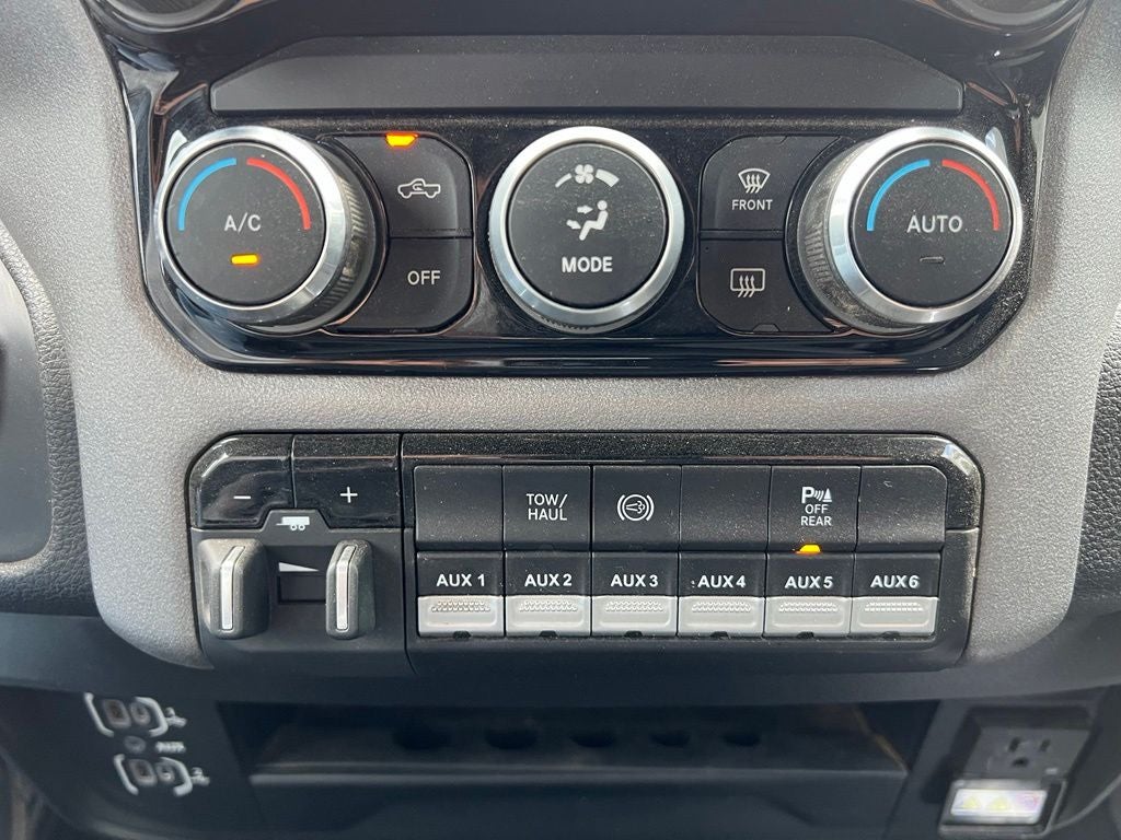 2024 RAM 3500 Tradesman Crew Cab 4x4 8' Box