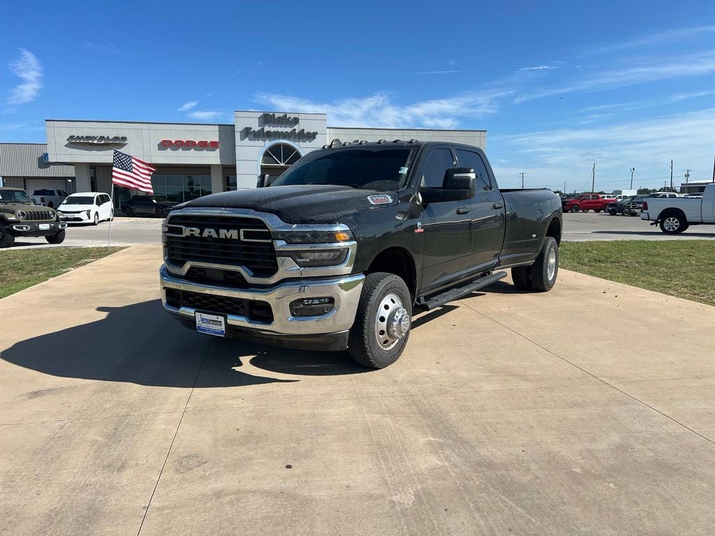 2025 RAM 3500 Tradesman Crew Cab 4x4 8' Box