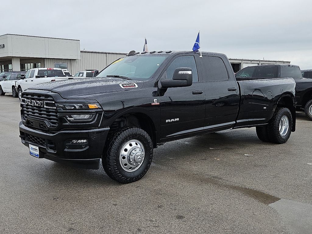 2025 RAM 3500 Big Horn Crew Cab 4x4 8' Box