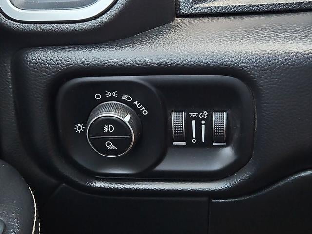 2020 RAM 3500 Lone Star Crew Cab 4x4 8' Box