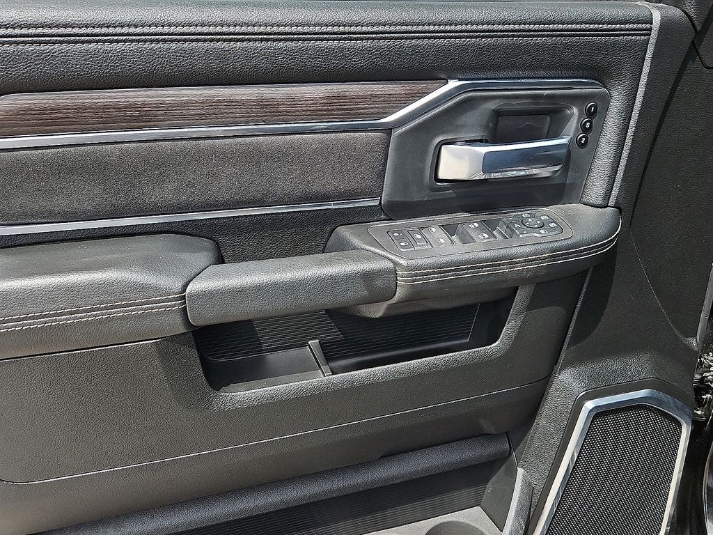 2026 RAM 3500 Laramie Crew Cab 4x4 8' Box