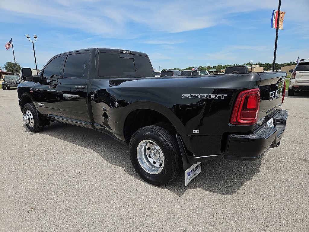 2026 RAM 3500 Laramie Crew Cab 4x4 8' Box