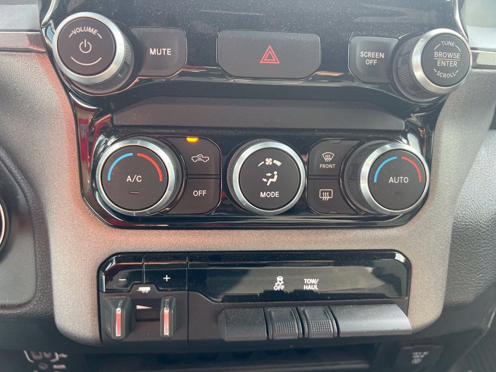 2024 RAM 2500 Tradesman Crew Cab 4x4 6'4' Box