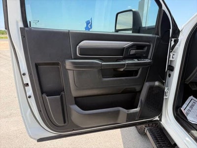 2023 RAM 3500 Chassis Tradesman/SLT