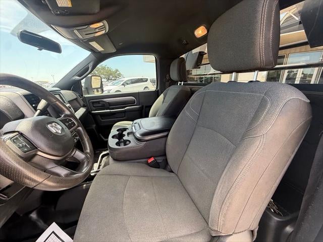 2023 RAM 3500 Chassis Tradesman/SLT