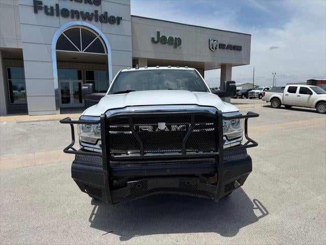 2023 RAM 3500 Chassis Tradesman/SLT