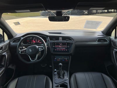 2024 Volkswagen Tiguan 2.0T SE R-Line Black