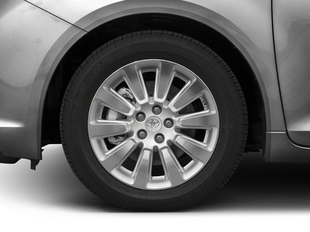 2017 Toyota Sienna XLE 8 Passenger